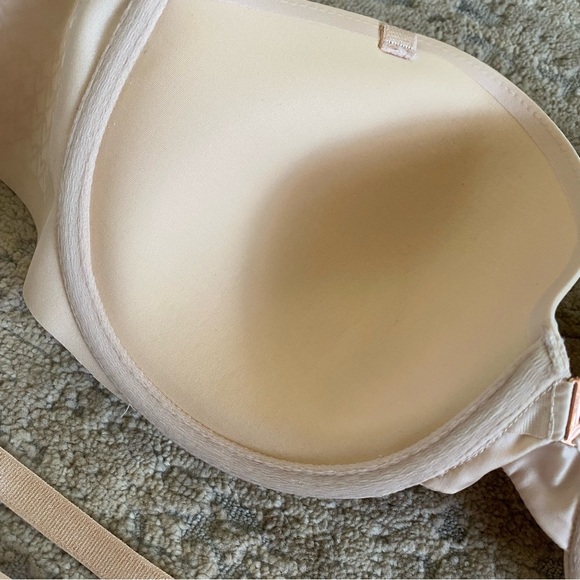 Victoria’s Secret Multi-way Strapless Nude Underwired Bra Lightly Lined: 38C - Picture 7 of 7